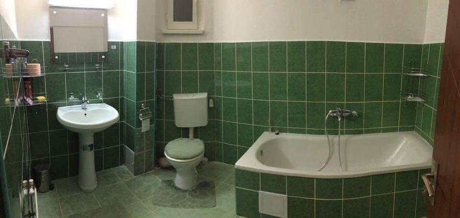 Apartament cu 2 camere semidecomandat în Ludoș