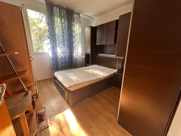 Apartament cu 3 camere semidecomandat în Drumul Taberei