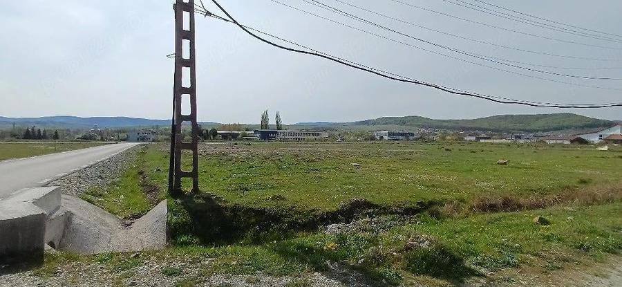 Spațiu comercial, de 496 mp, în Voivozi (Popești)