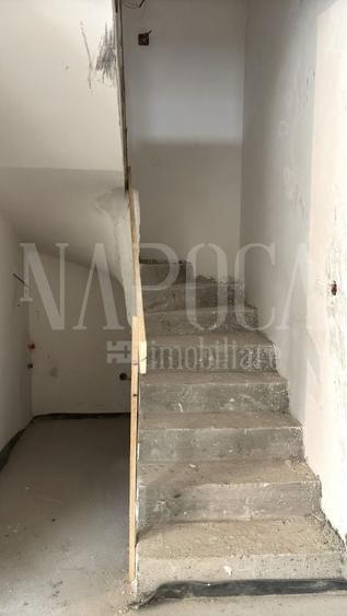 Casă individuală cu 5 camere cu Canalizare în Tăuți