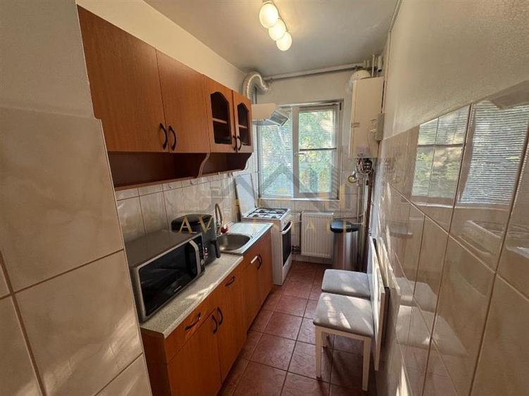 Apartament cu 2 camere nedecomandat, mobilat în Dacia