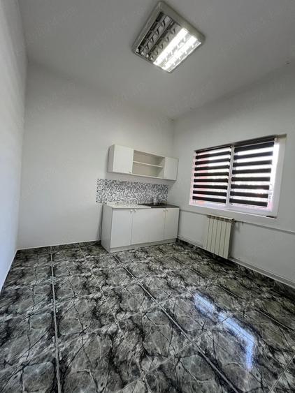 Casă cu 2 camere cu Teren 377 Mp în Republicii