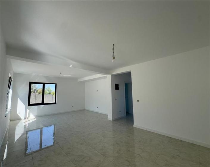 Casă individuală cu 4 camere cu Teren 660 Mp în Bârnova