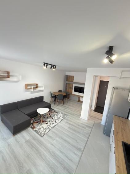 Apartament cu 2 camere semidecomandat, mobilat în Central
