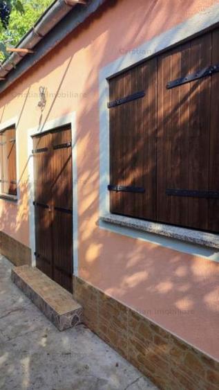 Casă cu 3 camere cu Canalizare în Pisc