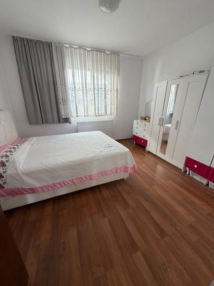 Casă cu 4 camere cu Teren 250 Mp în Central