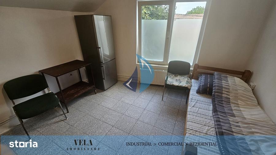 Casă cu 4 camere cu Teren 100 Mp în Central