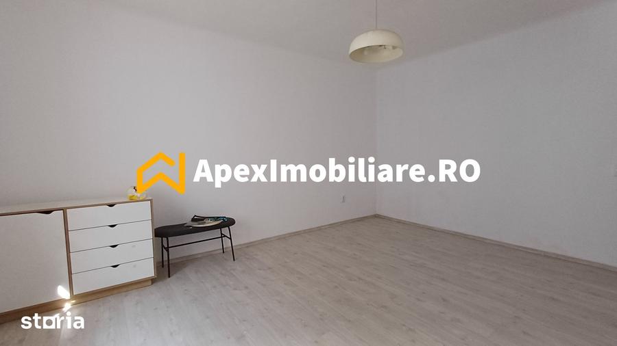 Casă cu 4 camere cu Teren 250 Mp în Domenii