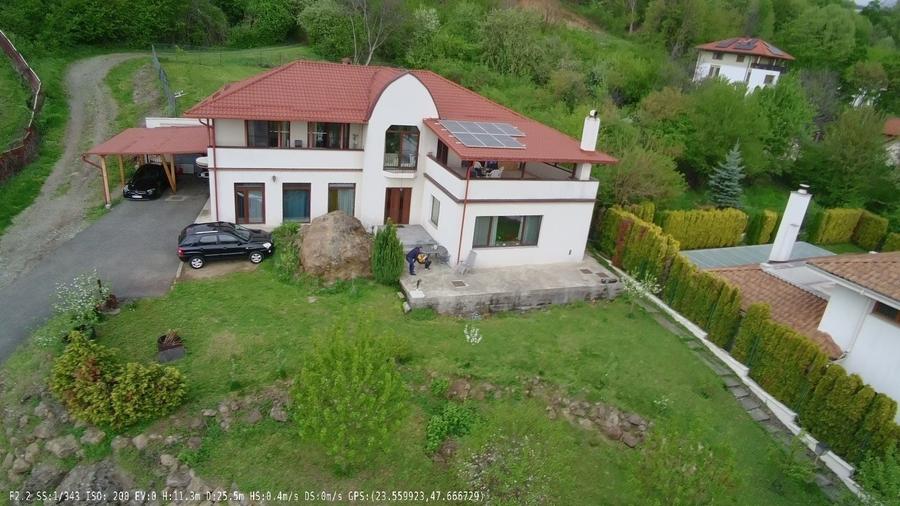 Casă cu 4 camere cu Teren 700 Mp în Central