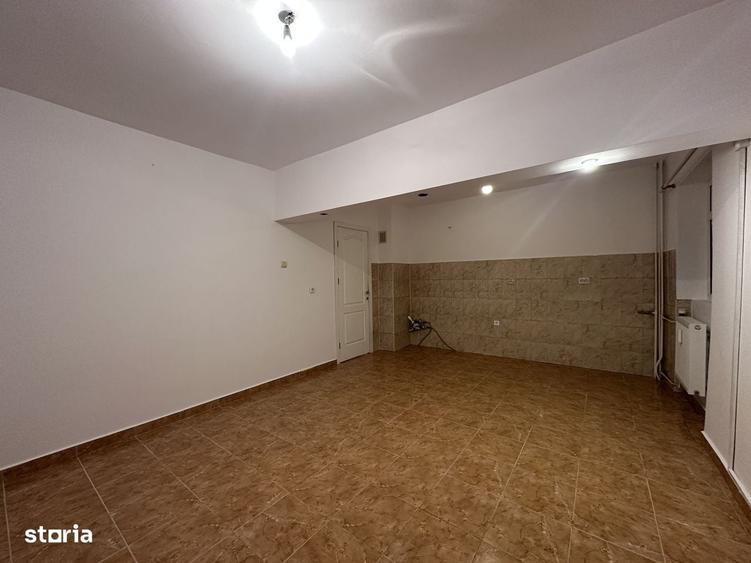 Apartament cu 3 camere decomandat în Republicii