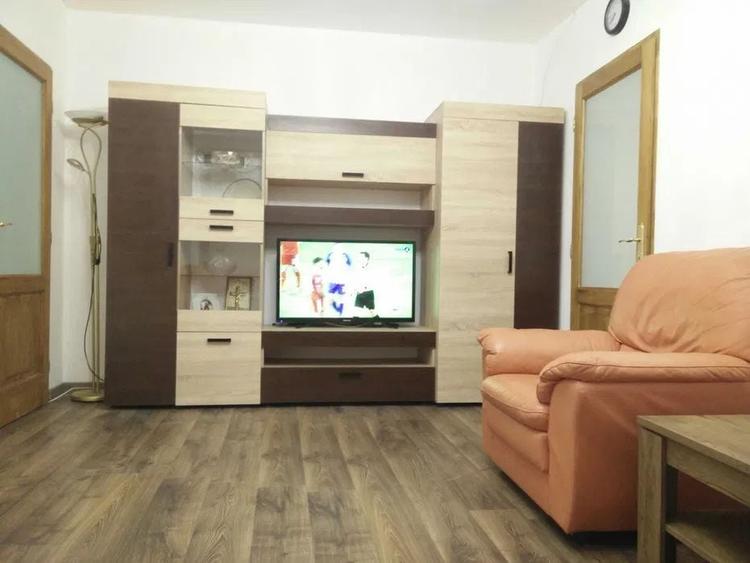 Apartament cu 3 camere semidecomandat, mobilat în Iancului