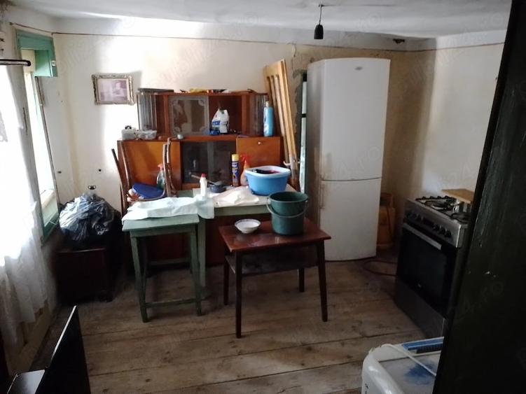 Casă cu 2 camere cu Teren 220 Mp în Central