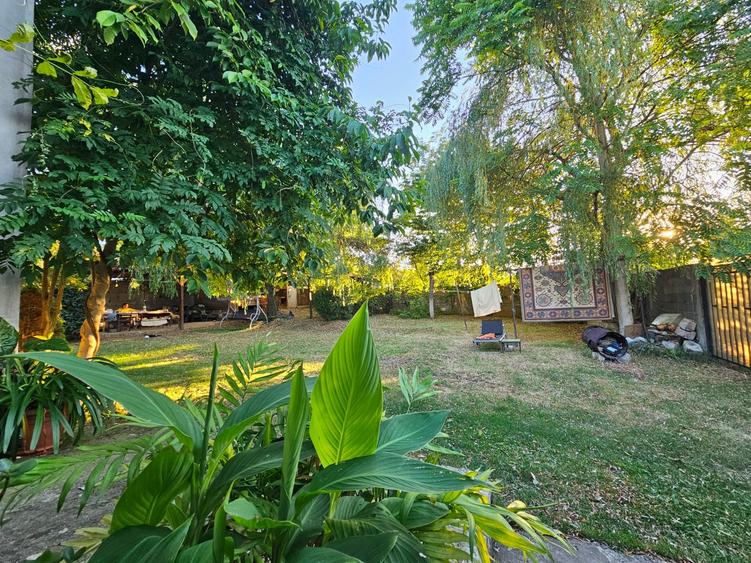 Casă individuală cu 5 camere cu Garaj în Sud