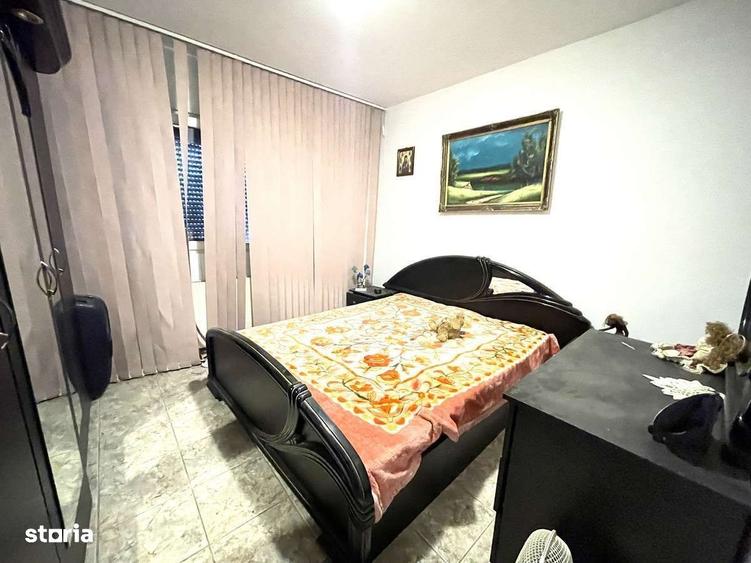 Apartament cu 3 camere decomandat în Republicii