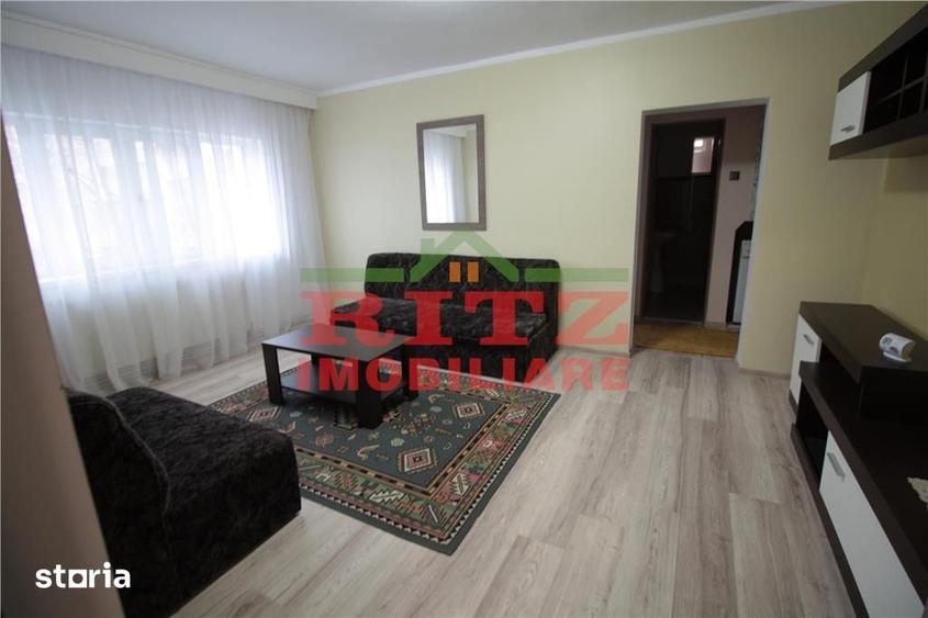 Apartament cu 3 camere semidecomandat în Central
