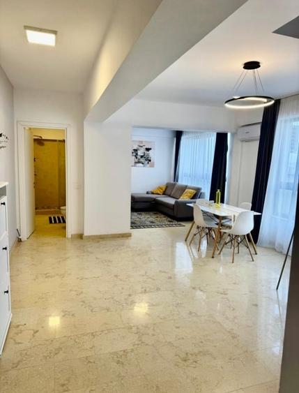 Apartament cu 3 camere semidecomandat, mobilat în Dămăroaia
