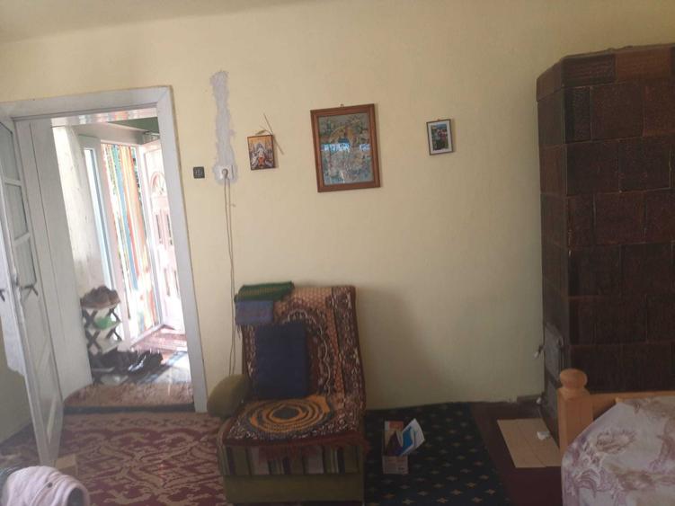 Casă cu 2 camere decomandat în Henig