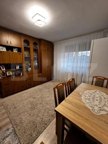 Apartament cu 2 camere semidecomandat, mobilat în Câmpia Turzii