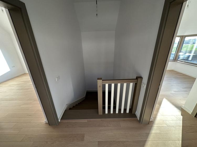 Duplex cu 4 camere cu Canalizare în Exterior Nord