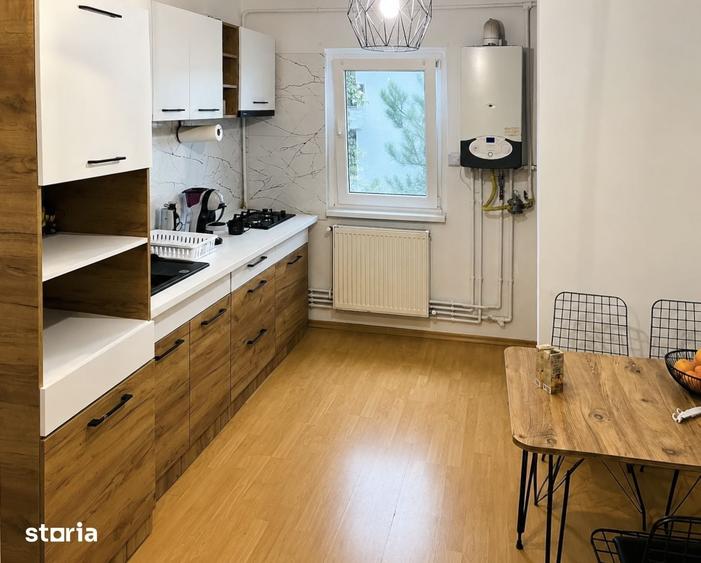 Apartament cu 2 camere semidecomandat în Est