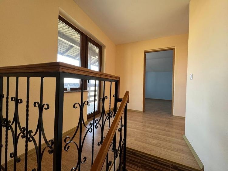 Casă individuală cu 5 camere cu Teren 620 Mp în Craiovei