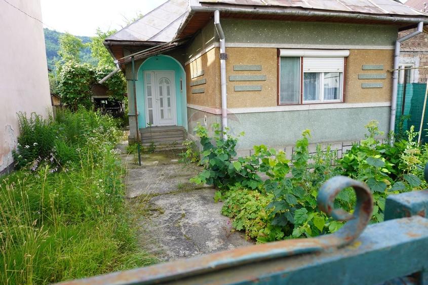 Teren Construcții intravilan de 2785 mp, în Central