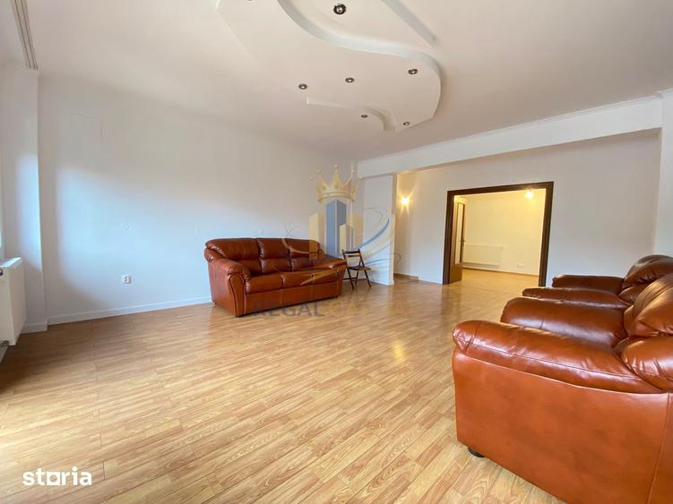 Apartament cu 4 camere în 1 Mai