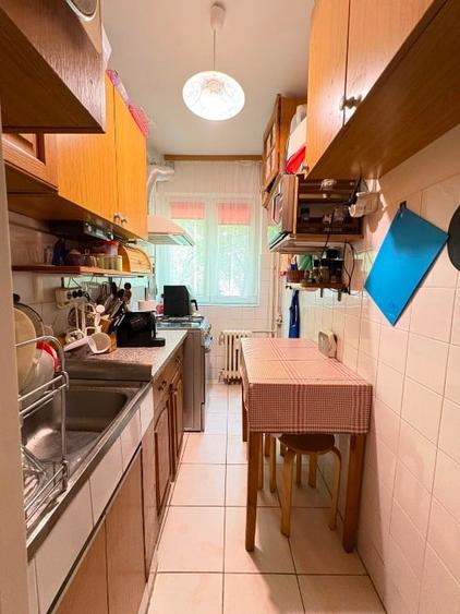 Apartament cu 3 camere semidecomandat în Circumvalațiunii