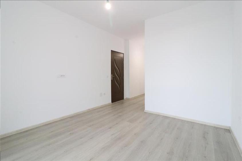 Apartament cu 4 camere decomandat în Păcurari