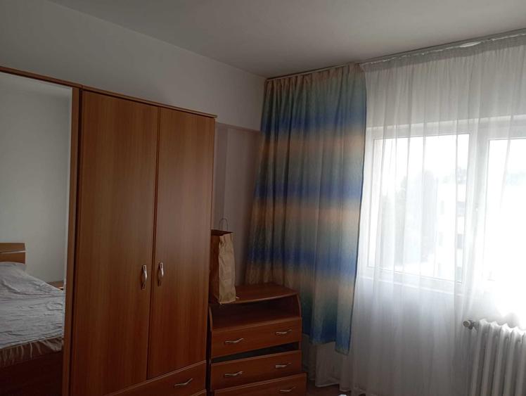 Apartament cu 3 camere decomandat în Dorobanți