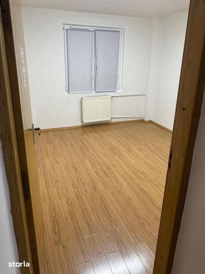 Apartament cu 4 camere în Tudor Vladimirescu