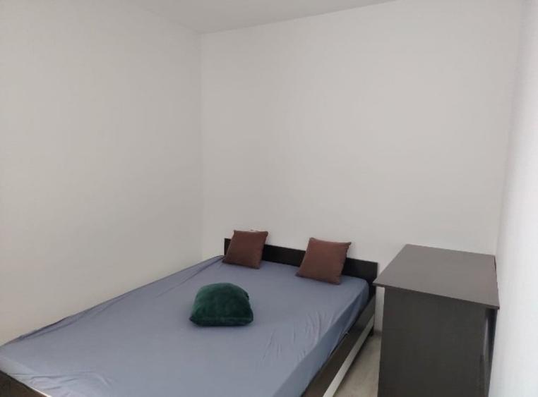 Apartament cu 3 camere semidecomandat în George Enescu