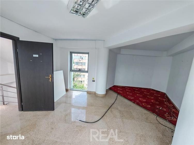 Spațiu comercial, de 1,100 mp, în Vitan