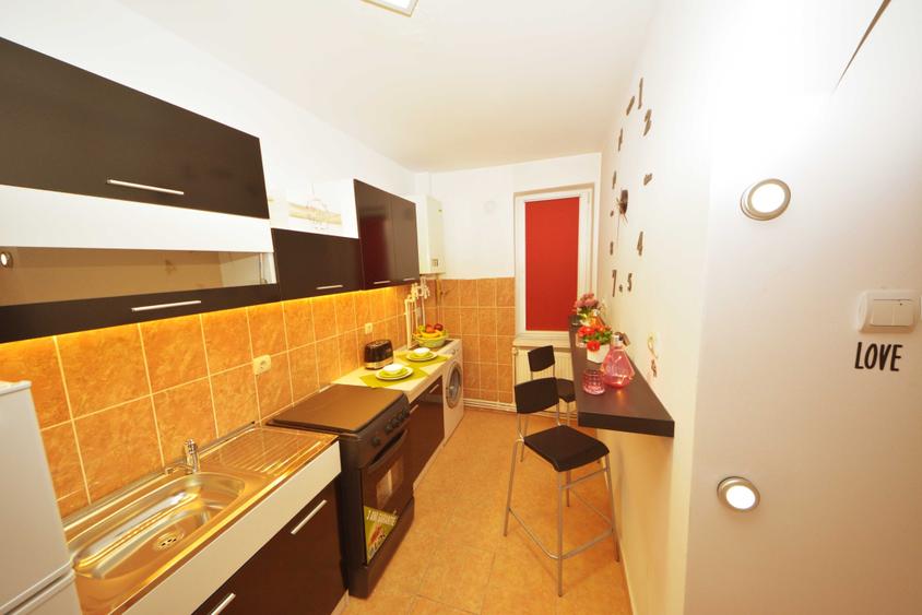 Apartament cu 3 camere decomandat în Ultracentral