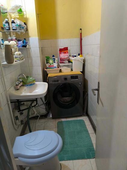 Apartament cu 4 camere semidecomandat în Central