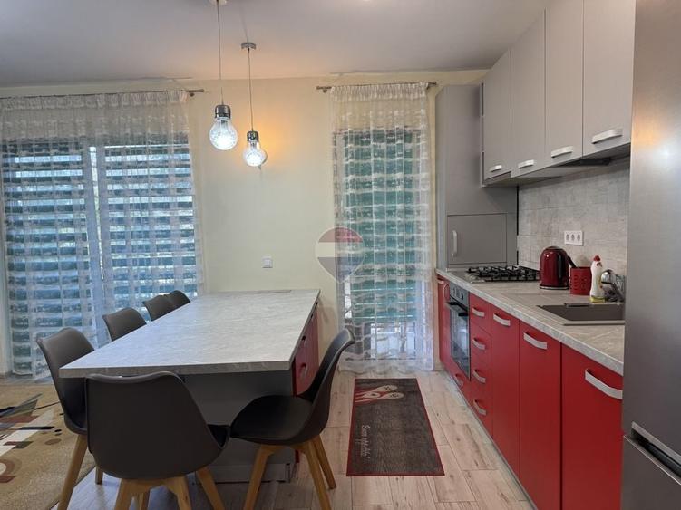Apartament cu 3 camere semidecomandat în Florești