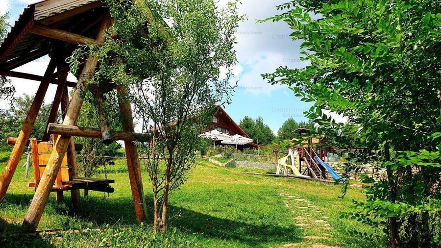 Casă cu 12 camere cu Canalizare în Plaiu Nucului