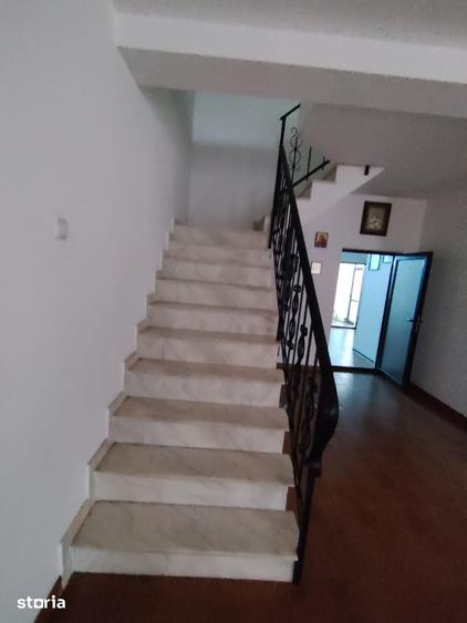 Casă cu 5 camere cu Teren 400 Mp în Călărași