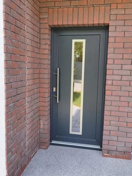 Apartament cu 2 camere decomandat, mobilat în Aurel Vlaicu