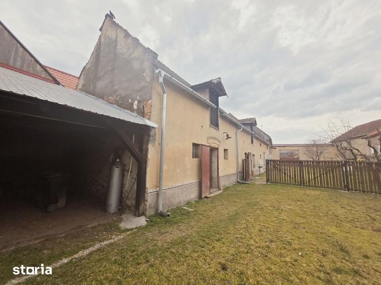 Casă cu 4 camere cu Teren 2500 Mp în Bod