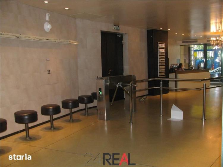 Spațiu comercial, de 821 mp, în Universitate