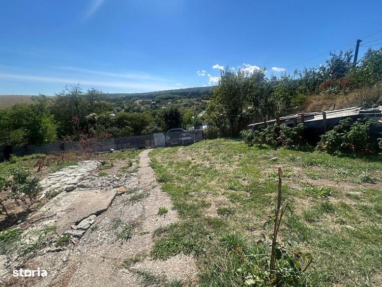 Casă cu 2 camere cu Teren 5135 Mp în Dobreni