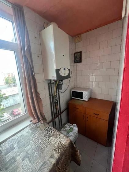 Apartament cu 2 camere decomandat în Craiovița Nouă