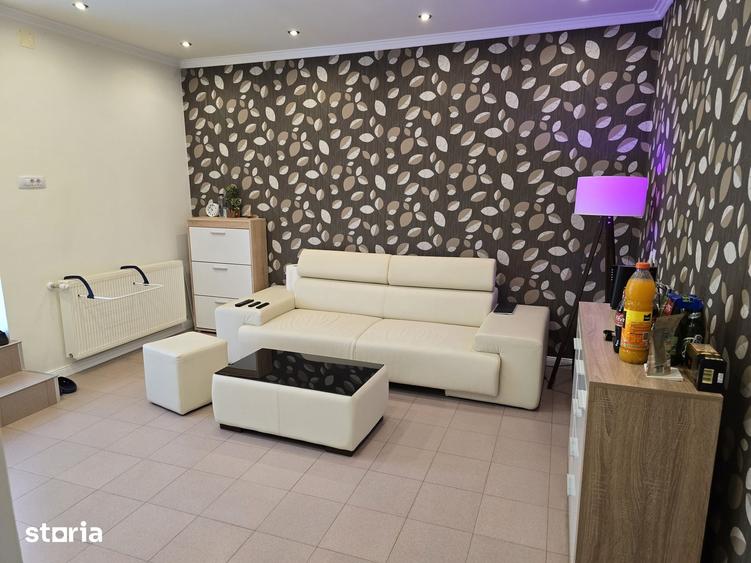 Casă cu 8 camere cu Teren 220 Mp în Mureșel