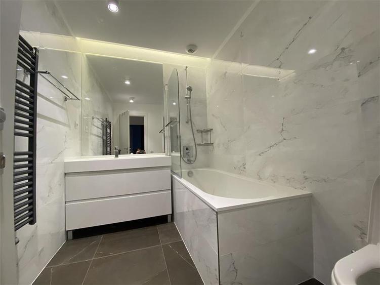 Apartament cu 3 camere decomandat, mobilat în Herăstrău