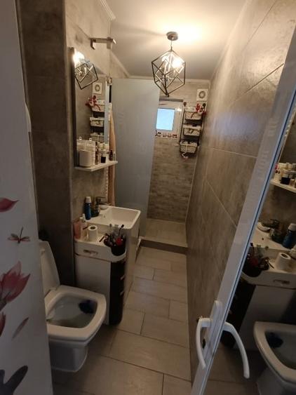 Apartament cu 3 camere semidecomandat în Nord