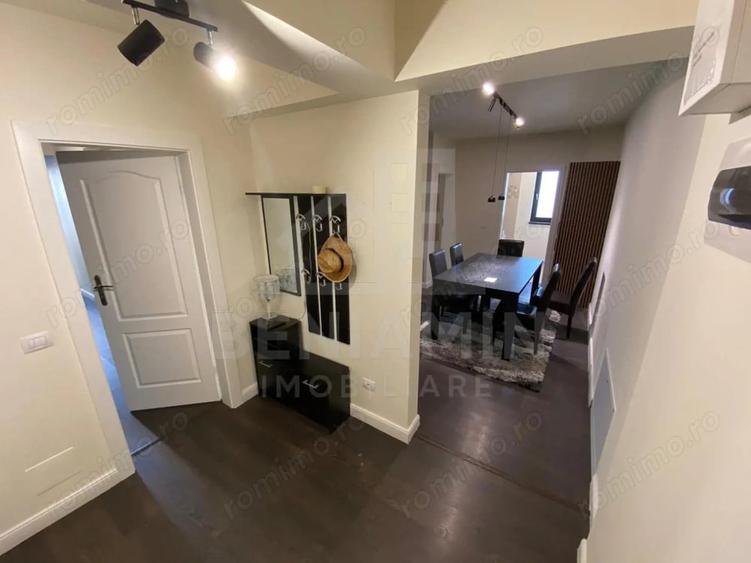 Apartament cu 3 camere semidecomandat în Central