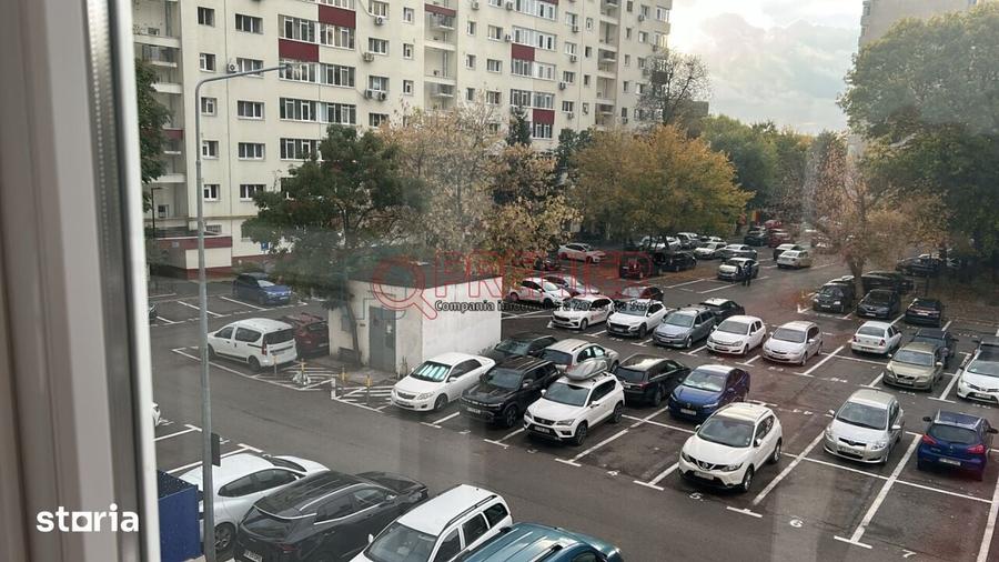 Apartament cu 3 camere decomandat în Berceni