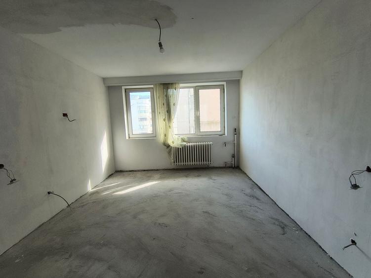 Apartament cu 2 camere semidecomandat în Tomis II
