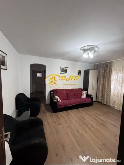 Apartament cu 3 camere decomandat, mobilat în Baza 3